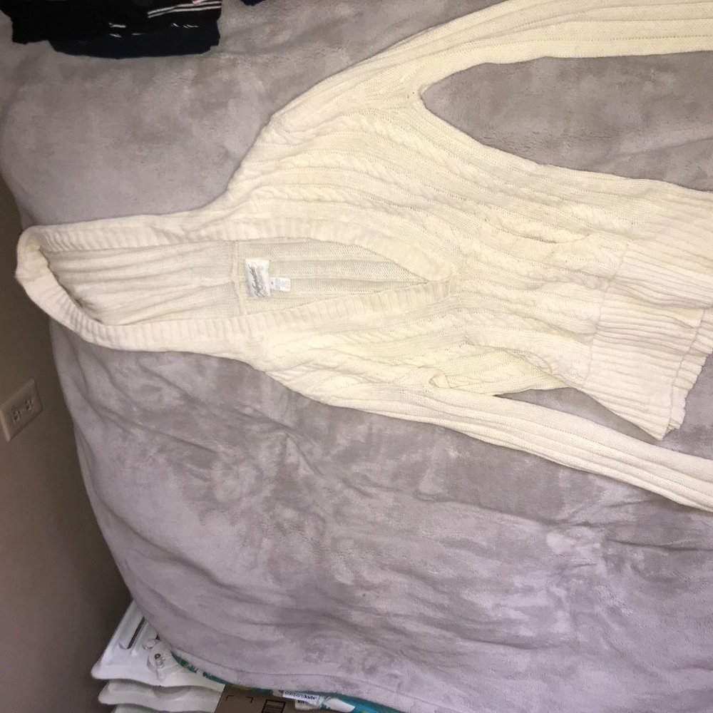 v-neck sweater with a hood and center pocket